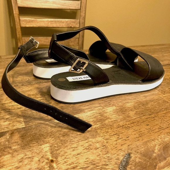 Steve Madden strappy sandals - Picture 1 of 3